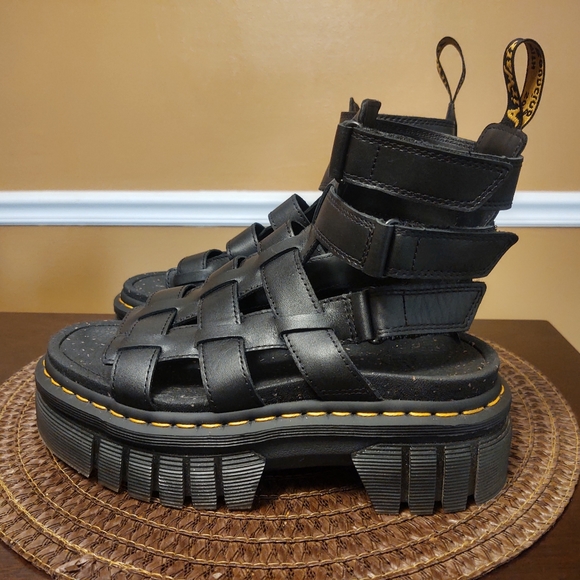 Dr. Martens Shoes - DR. MARTENS Womens Black Ricki Platform Gladiator Sandal Size 7 NEW